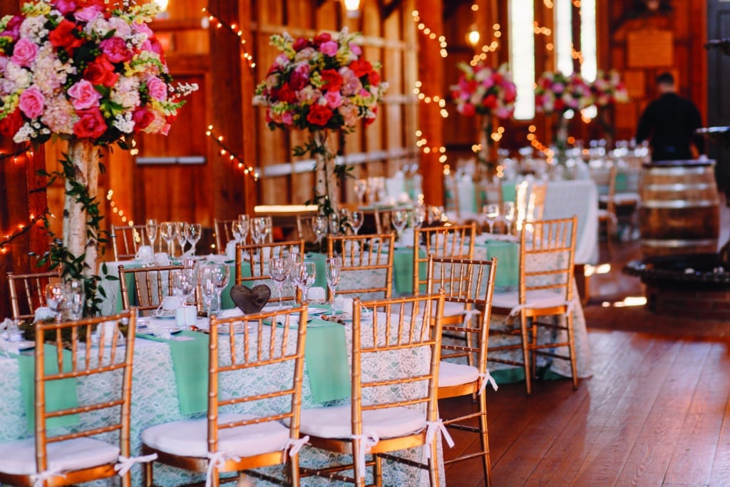 Американски сватбен стол Chiavari – златист цвят